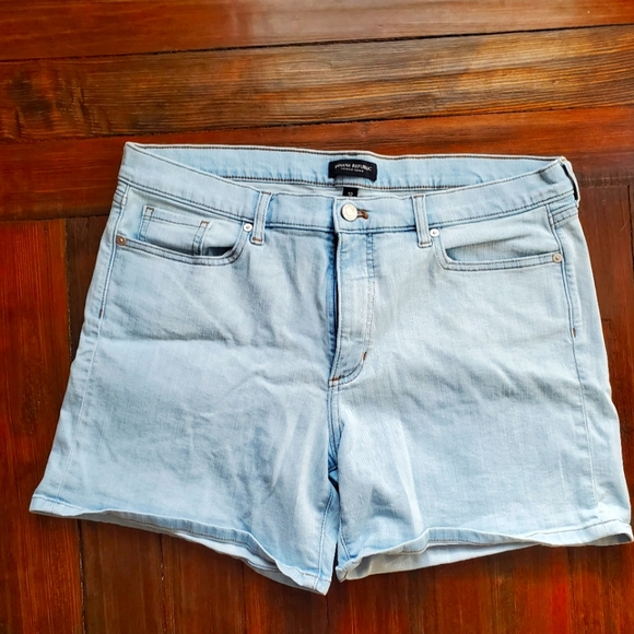 Banana Republic Pants - 🍇3/$10 Banana Republic shorts